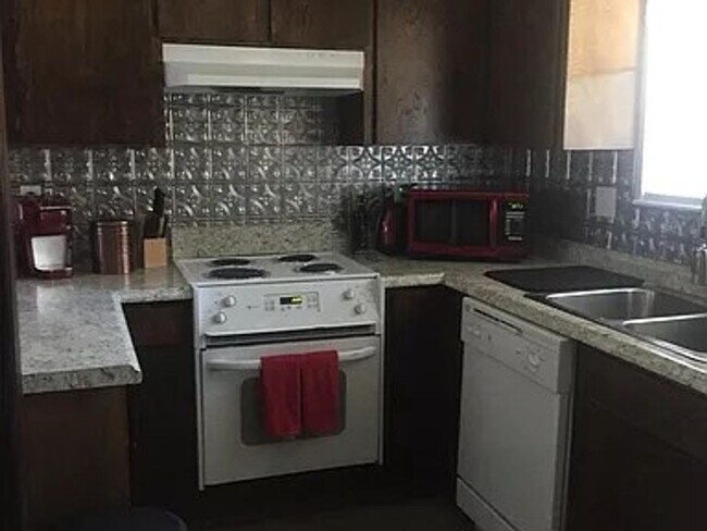 Foto del edificio - Remodeled 3 Bedroom Townhome (Wildwood & P...
