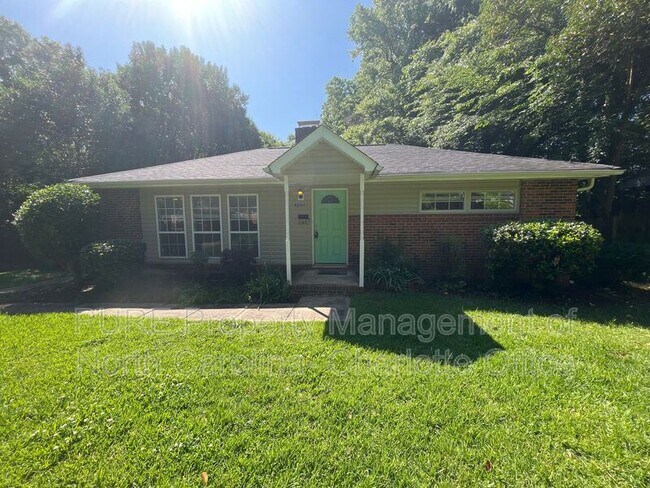 Foto del edificio - 4641 General Pershing Dr