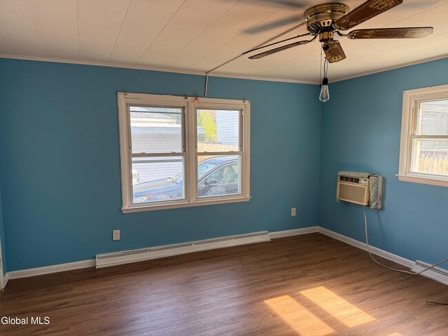 Building Photo - 563 4th Ave