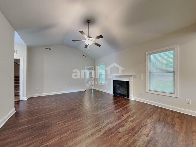 Foto del edificio - 104 White Ash Ln