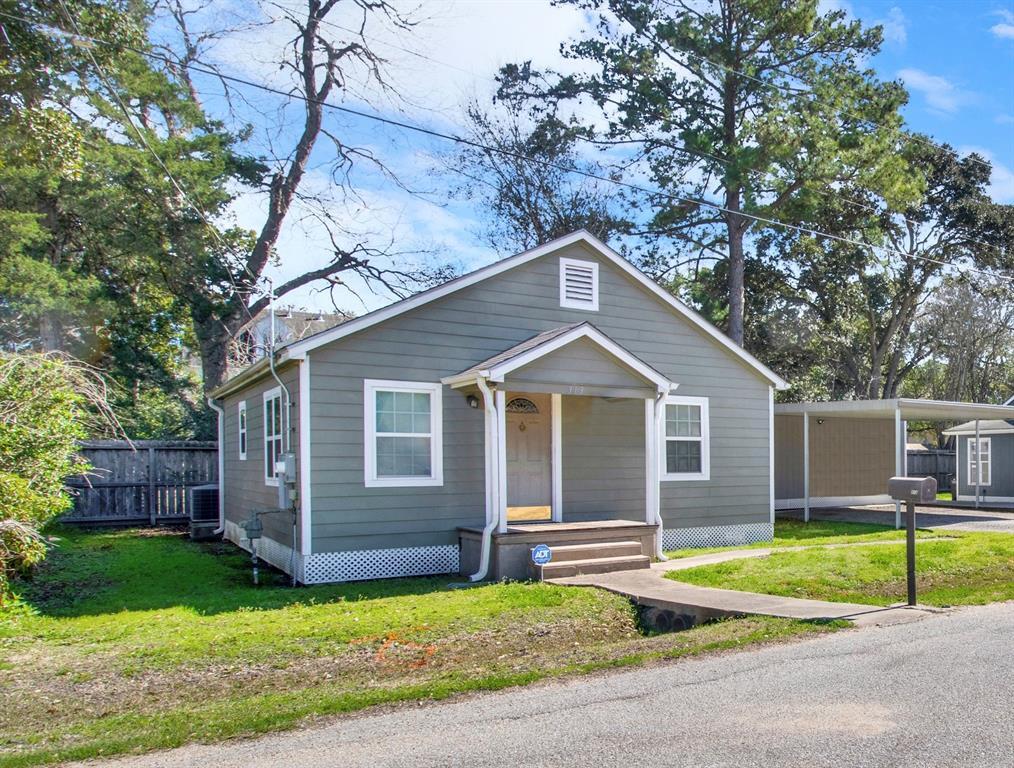 Primary Photo - 313 S Durant St