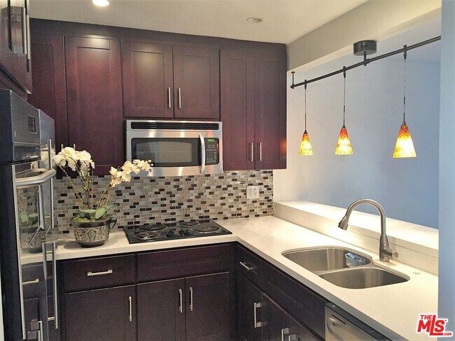 Foto del edificio - 1300 Midvale Ave