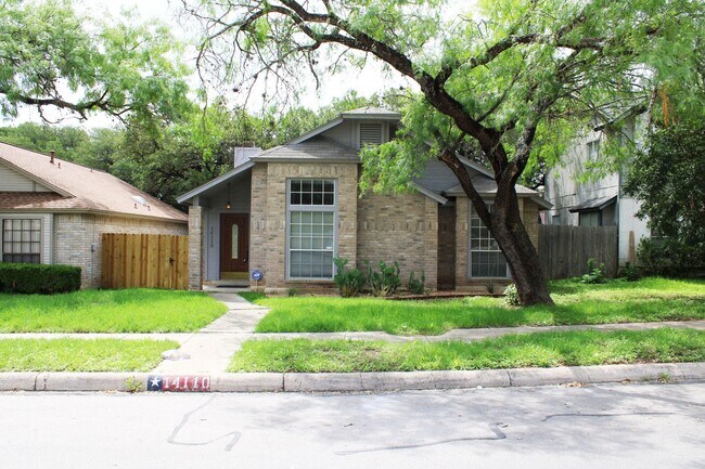 Foto del edificio - 3-BEDROOM IN CASTLE HILLS FOREST