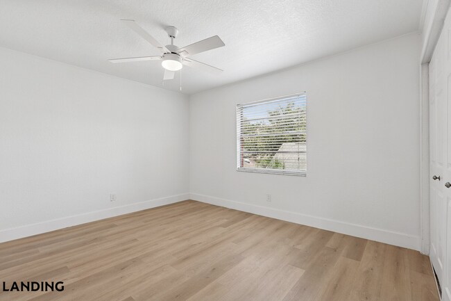 Foto del edificio - 6822 S Shamrock Rd