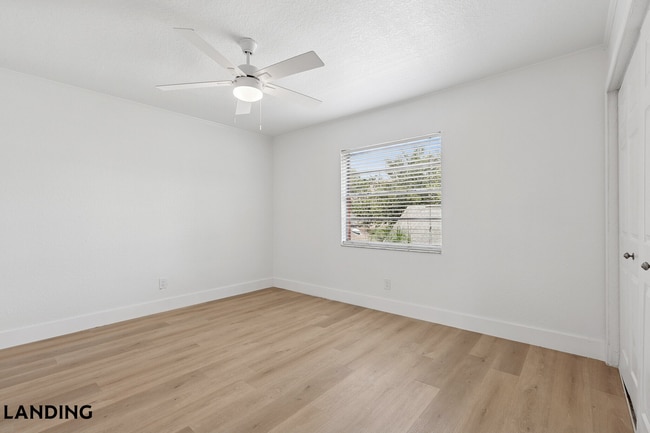 Building Photo - 6822 S Shamrock Rd