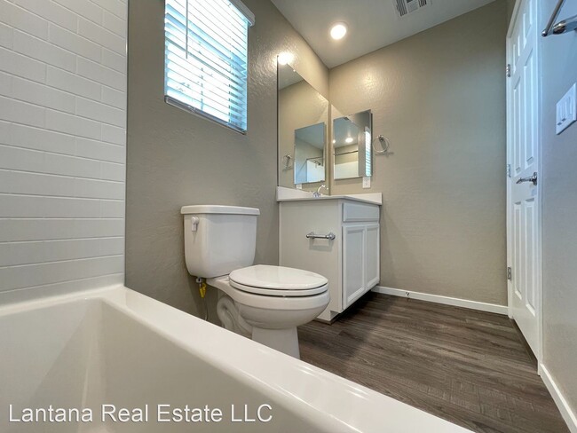 Foto del edificio - 3 br, 3.5 bath House - 11978 Tomales Bay St.
