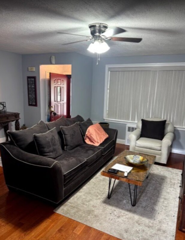 Foto del edificio - 1381 E 87th St