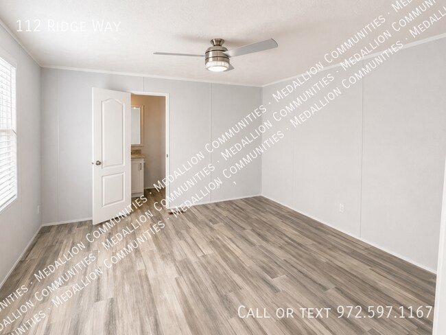 Foto del edificio - 112 Ridgeway Dr
