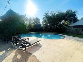 Building Photo - 1114 Knoll Crest Ct