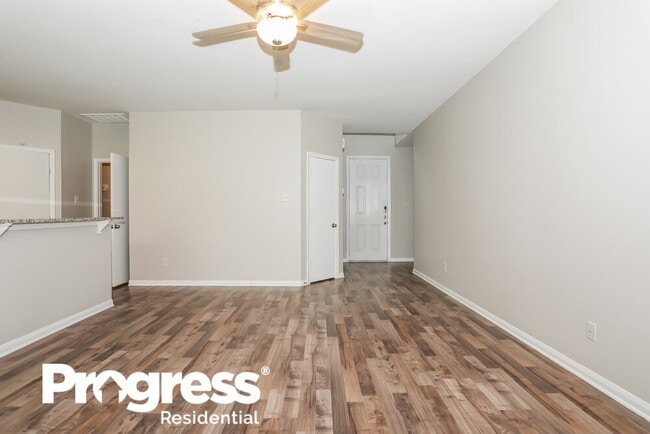 Building Photo - 719 Springwood Dr