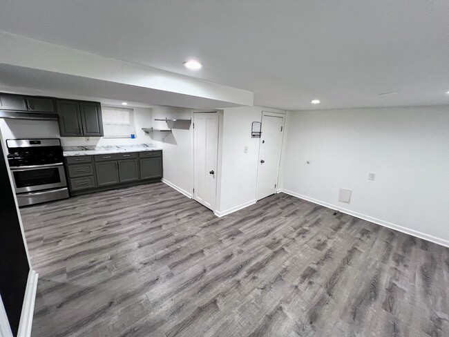 Foto del edificio - 5833 W Peterson Ave