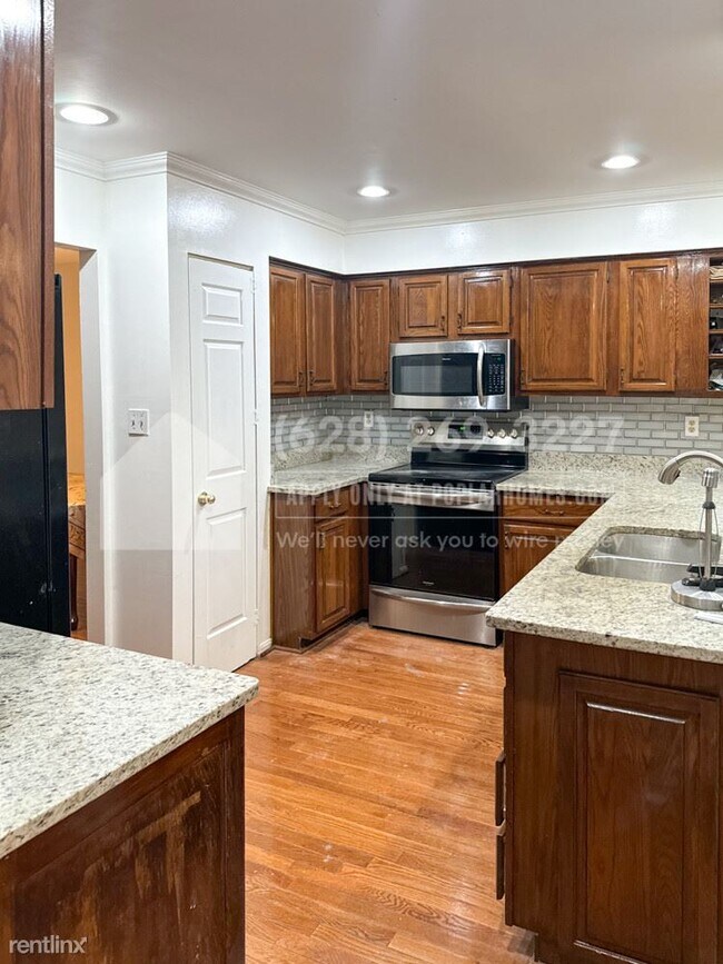 Building Photo - 6 br, 3.5 bath House - 4724 Colonel Darnel...