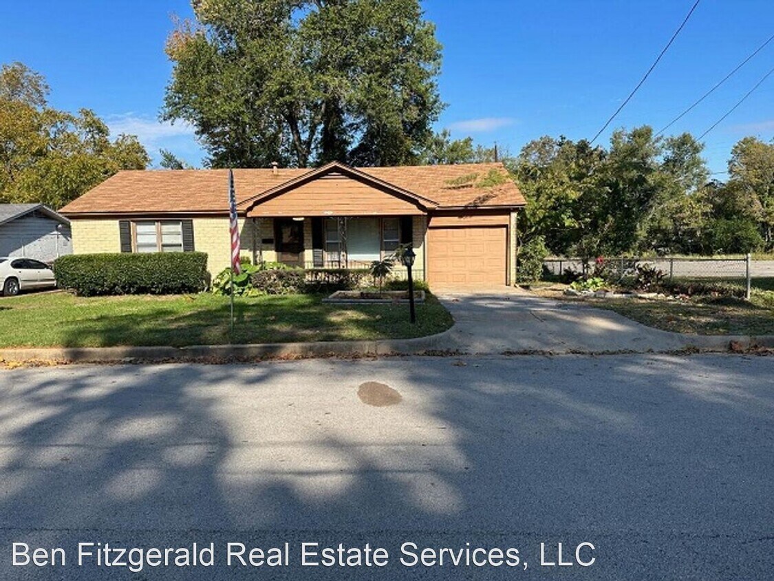 Primary Photo - 2 br, 1 bath House - 930 E. 8th Street