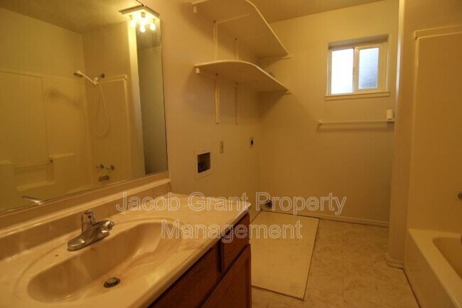 Foto del edificio - 1940 S Ammon Rd