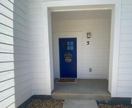 Building Photo - 2110 Setting Sun Dr