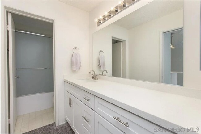 Building Photo - Large 1-bedroom condo at The Plaza Condos in Pacific Beach