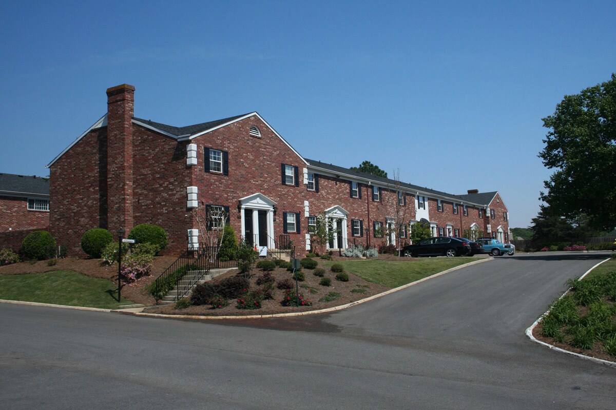 Primary Photo - 2617 Gloucester Rd