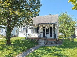 Building Photo - 2203 S Pershing Dr