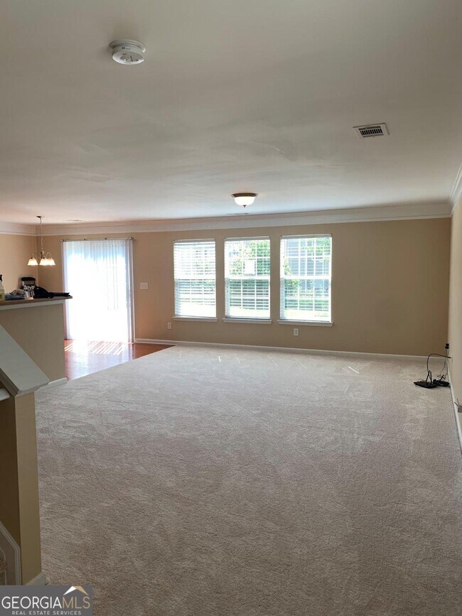 Building Photo - 2935 Mayfair Dr