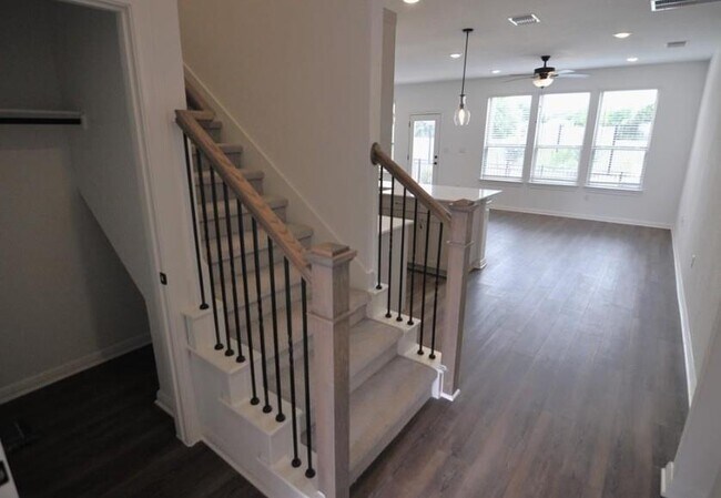 Foto del edificio - 2725 Woodall Dr