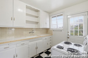 Building Photo - 323 E Melrose Dr