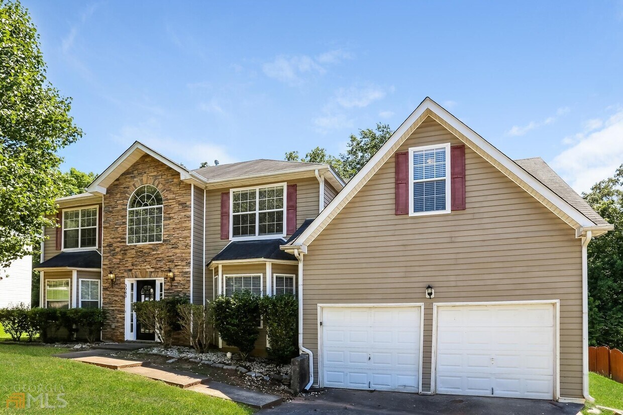 3083 Point, Douglasville, GA 30135 House for Rent in
