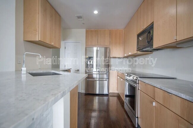 Foto del edificio - 3334 Peachtree Rd NE