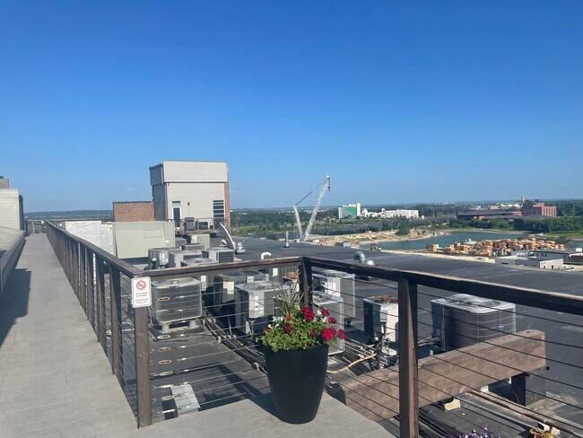 Foto del edificio - 105 S 9th St