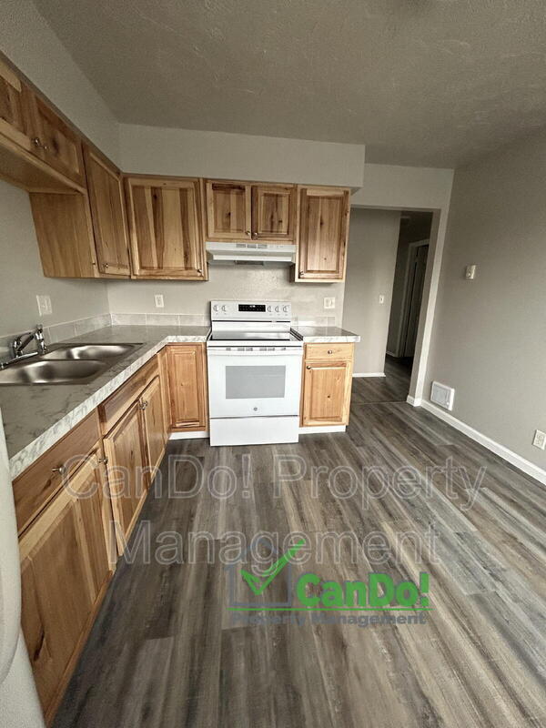 Building Photo - 210 Carol Dr