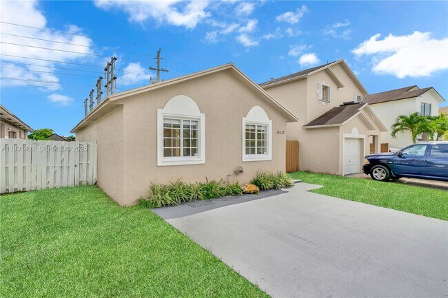 Foto del edificio - 16215 SW 137th Ct