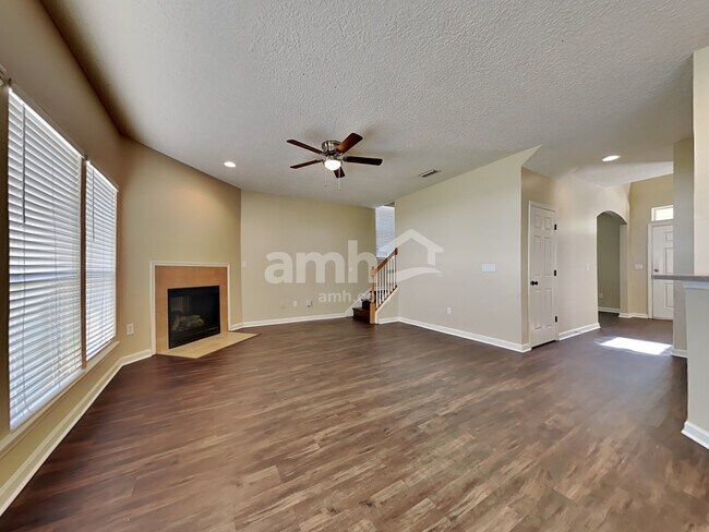 Foto del edificio - 9257 Sharnbrook Lane