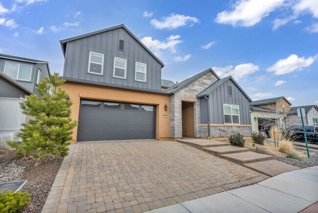 Building Photo - 619 Camargue Trl