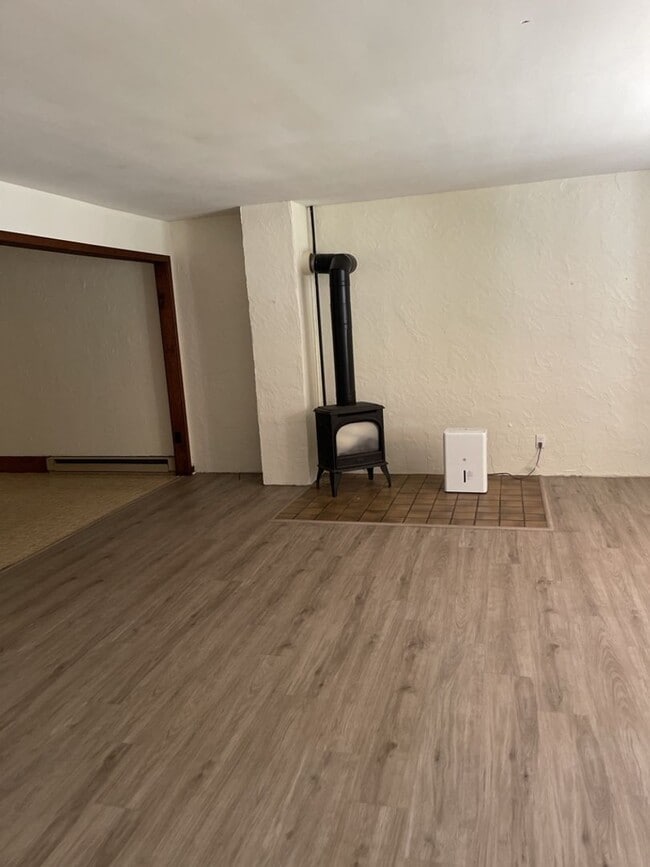 Building Photo - 62-62 Westwood Rd