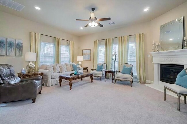 Building Photo - Stunning 2 story in McKinney