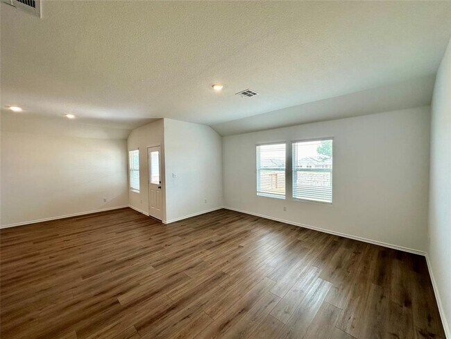 Building Photo - 160 Crawford