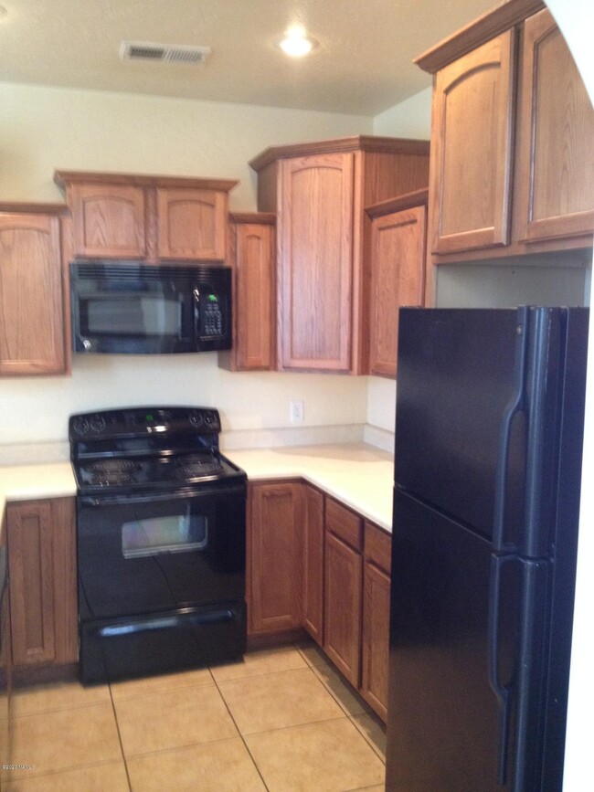 Building Photo - 1615 E Zoe Way