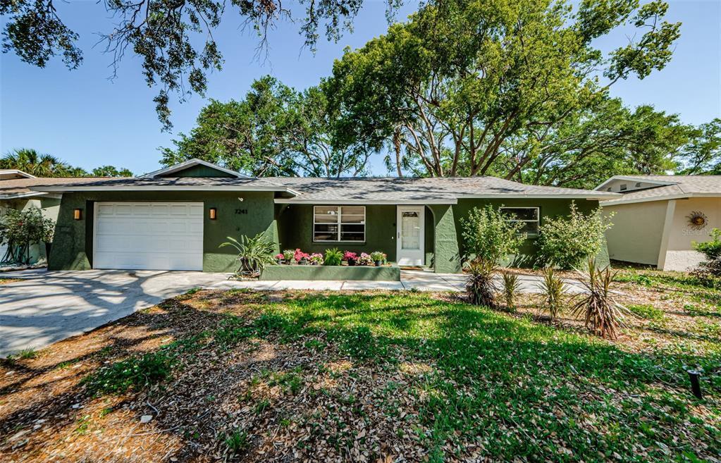 Foto principal - 7241 56th Ave N