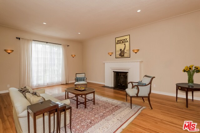 Foto del edificio - 10572 Kinnard Ave