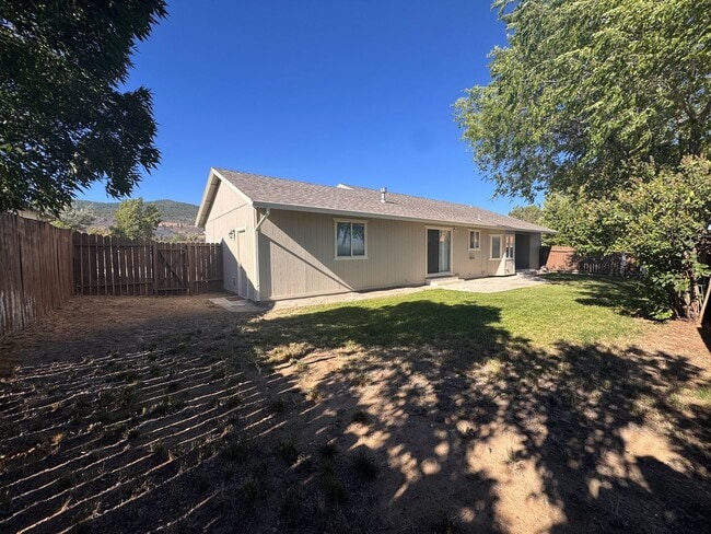 Building Photo - 1070 Ashley Way