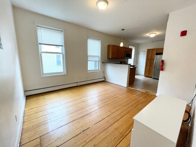 Building Photo - 52 Delle Ave