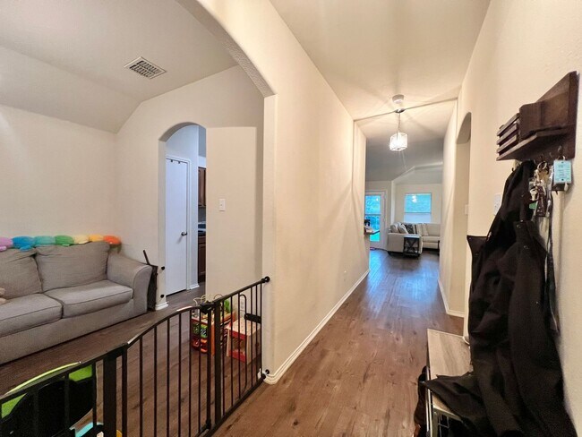 Building Photo - Cozy Home in Remington Point Neighborhood
