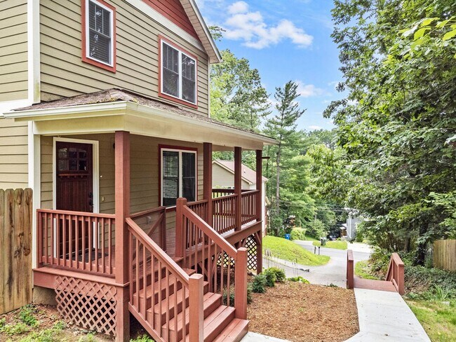 Foto del edificio - Newly-Renovated West Asheville 3-Bedroom w...