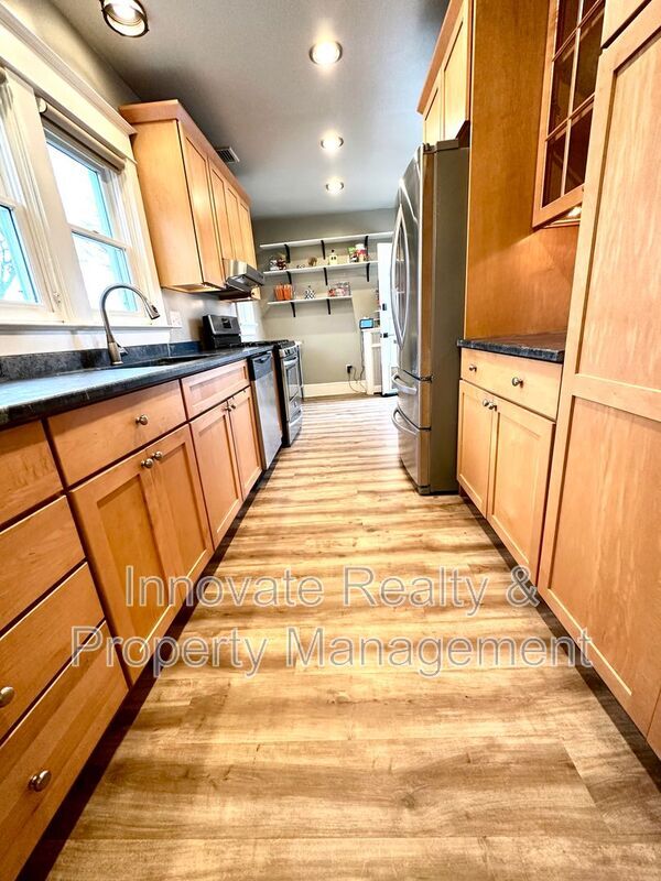 Foto del edificio - 710 Edge Hill Rd
