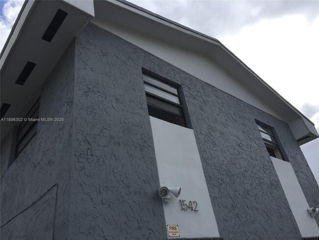 Foto del edificio - 1542 NW 35th St