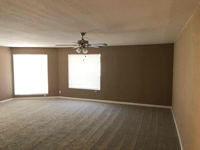 Foto del edificio - 6025 W Evans Dr