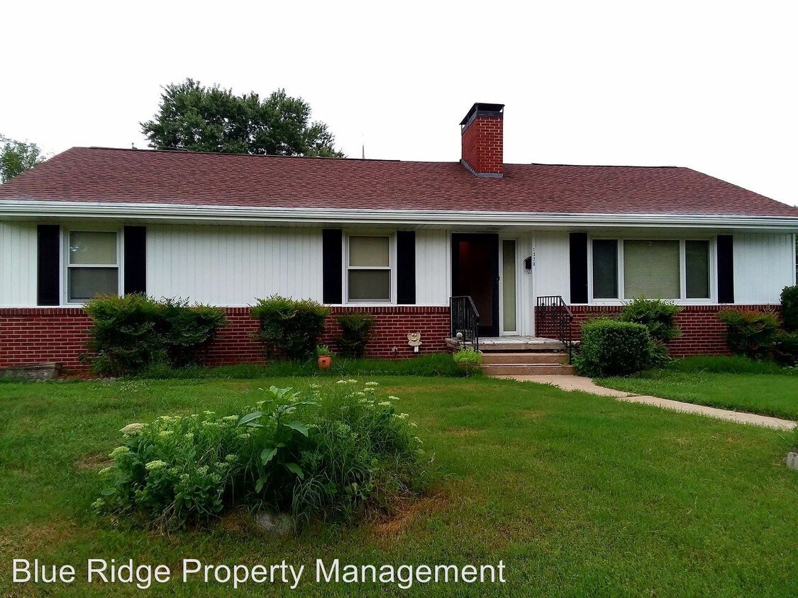 Primary Photo - 4 br, 2 bath House - 1320 Post St.