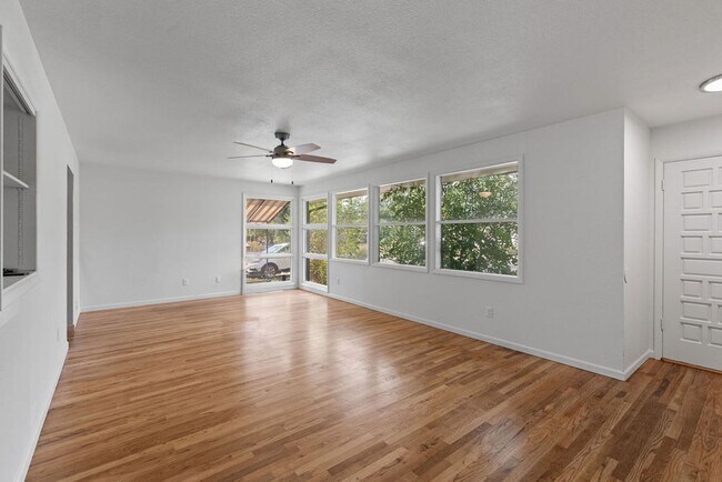 Foto del edificio - 1730 Whedbee St