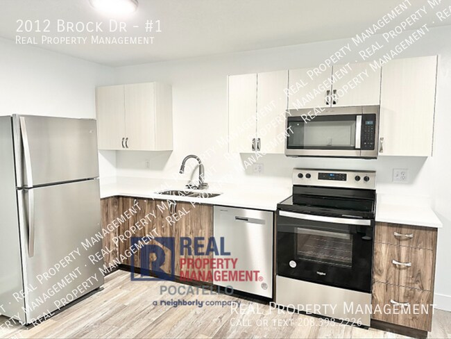 Foto del edificio - 3 Bedroom 1 Bath Apartment - Dog/Cat/Pets ...