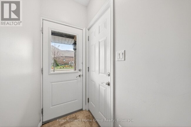 Building Photo - 39 Kay Cres