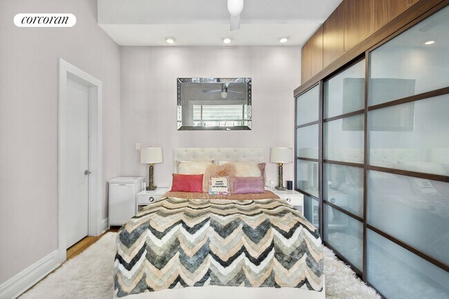 Foto del edificio - 54 W 74th St
